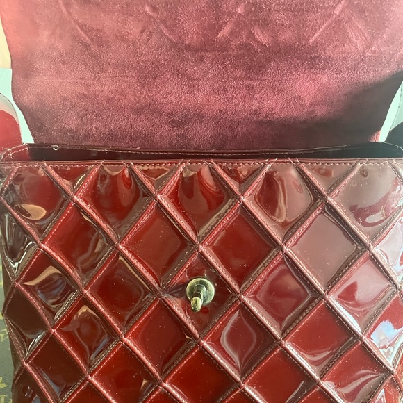 Vintage Chanel Patent Burgundy Shoulder Bag - Picture 7 of 9